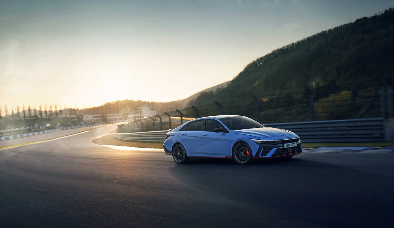 아반떼 N 이미지