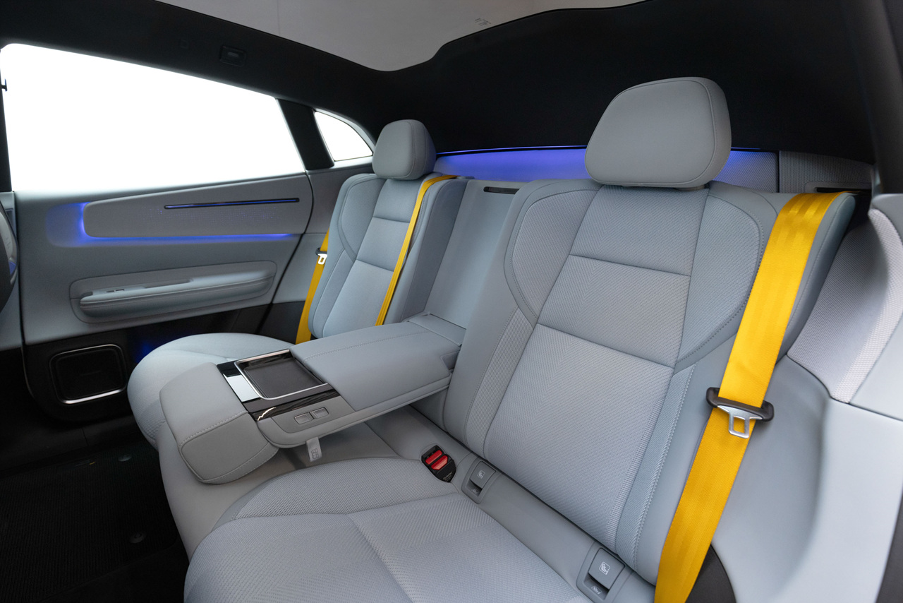 폴스타 4 이미지