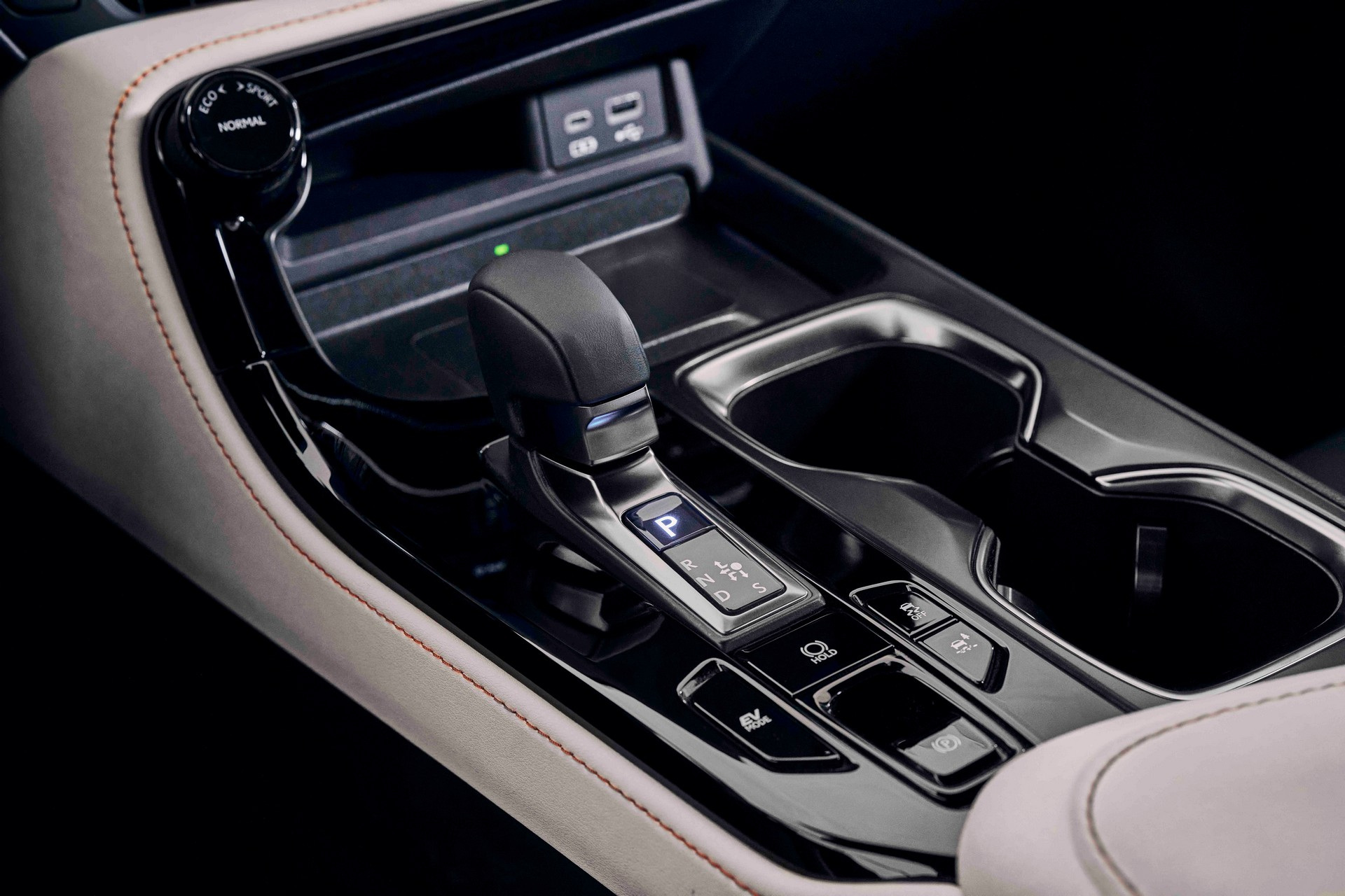 NX (350h / 450h+) 이미지