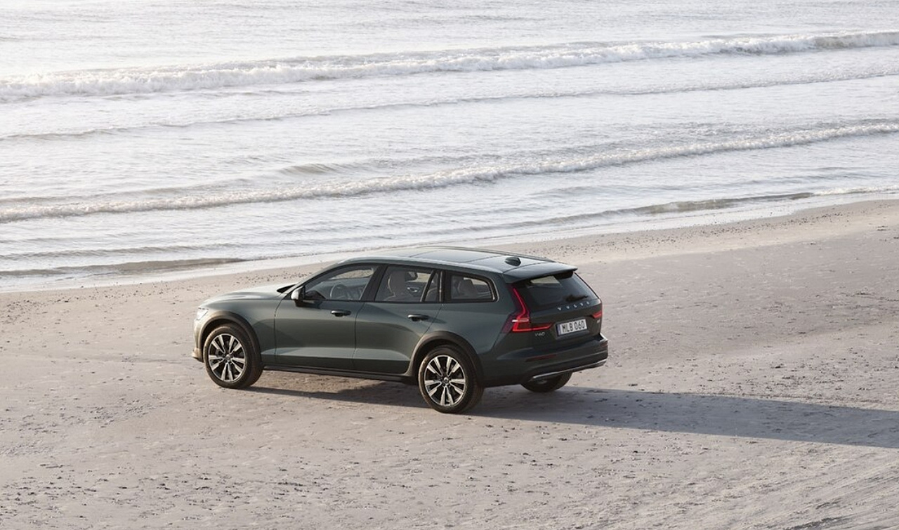 V60 Cross Country 이미지
