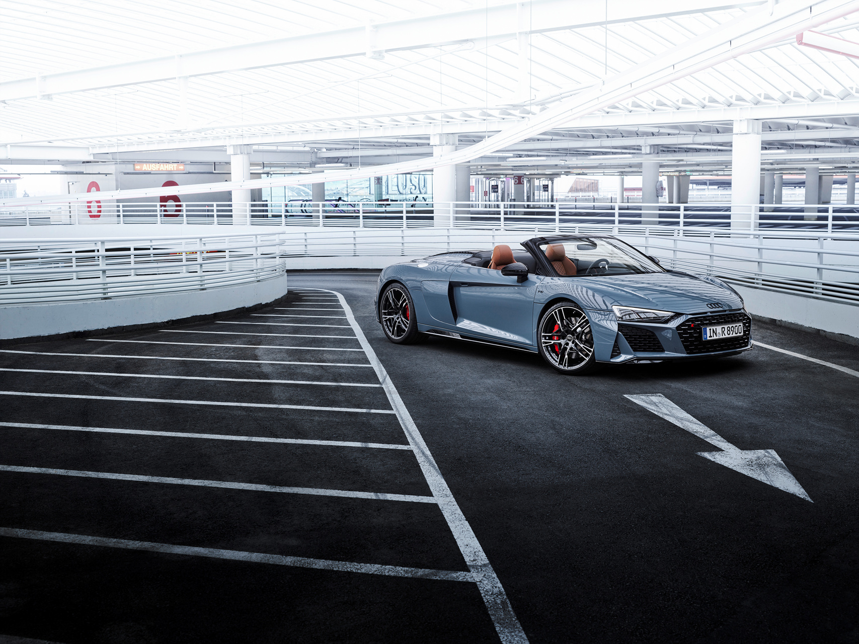 R8 스파이더 이미지