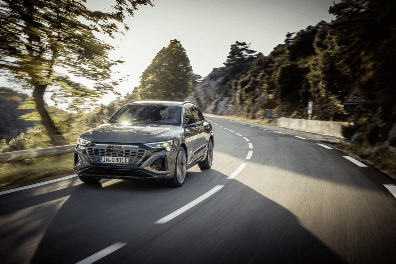 Q8 e-트론 이미지