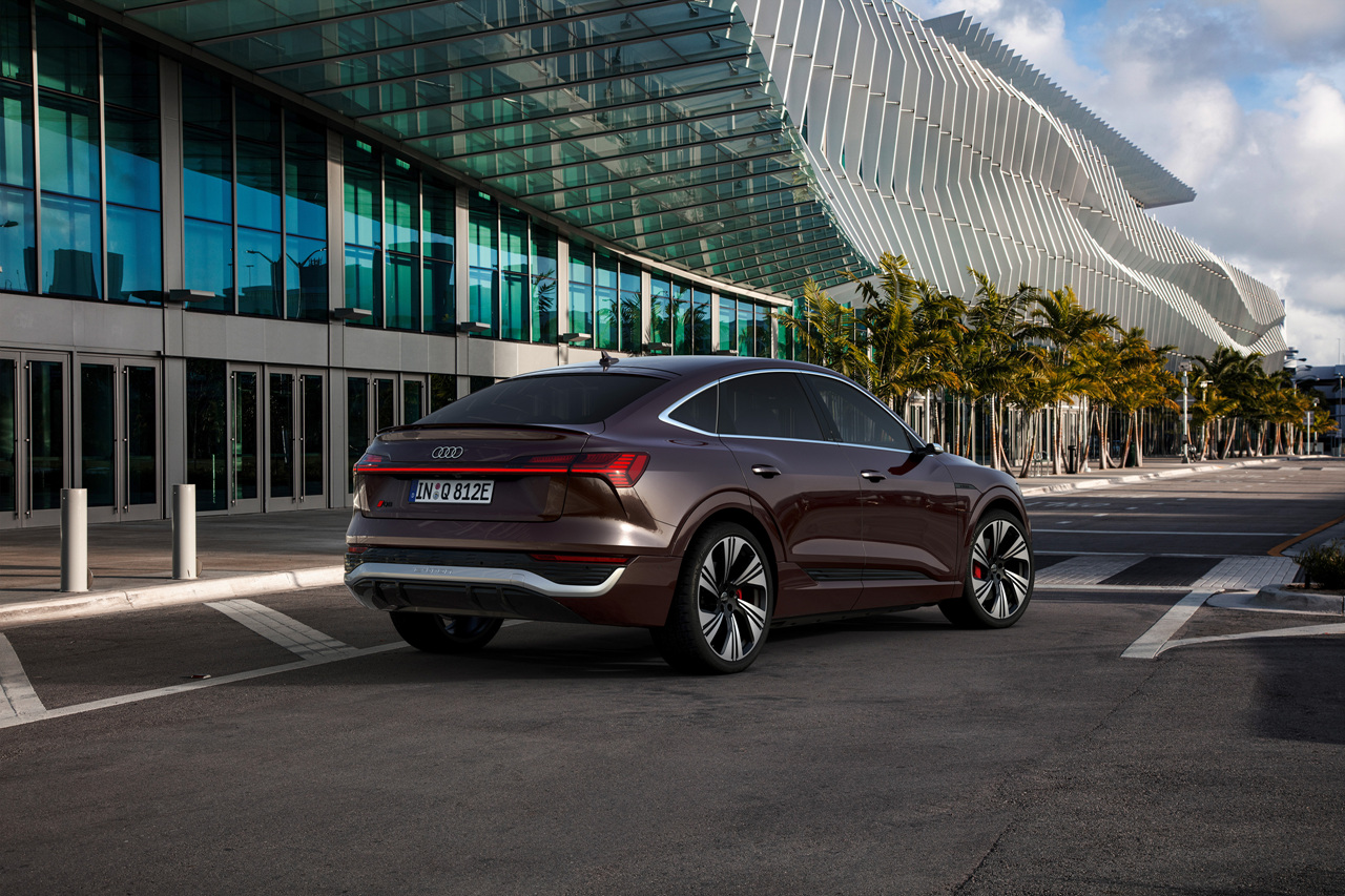 Q8 스포트백 e-트론 이미지