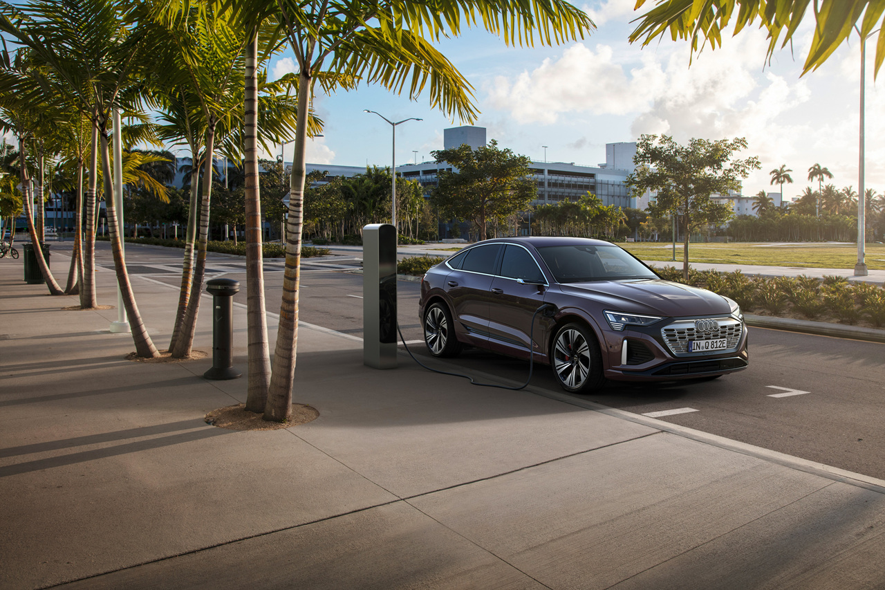 Q8 스포트백 e-트론 이미지