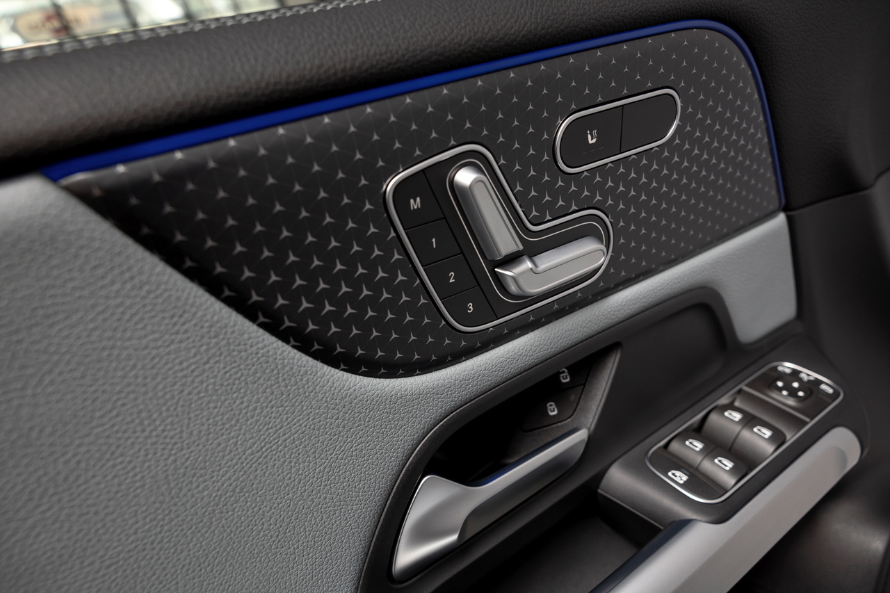 EQB300 4MATIC 이미지