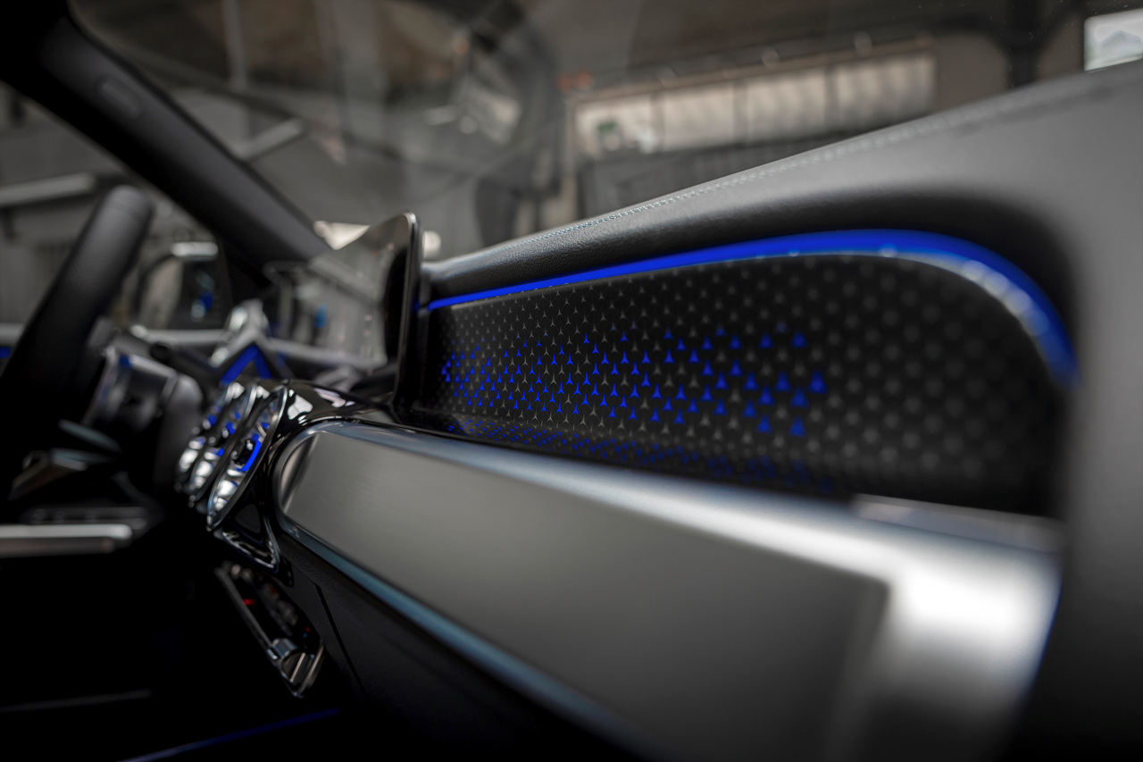 EQB300 4MATIC 이미지