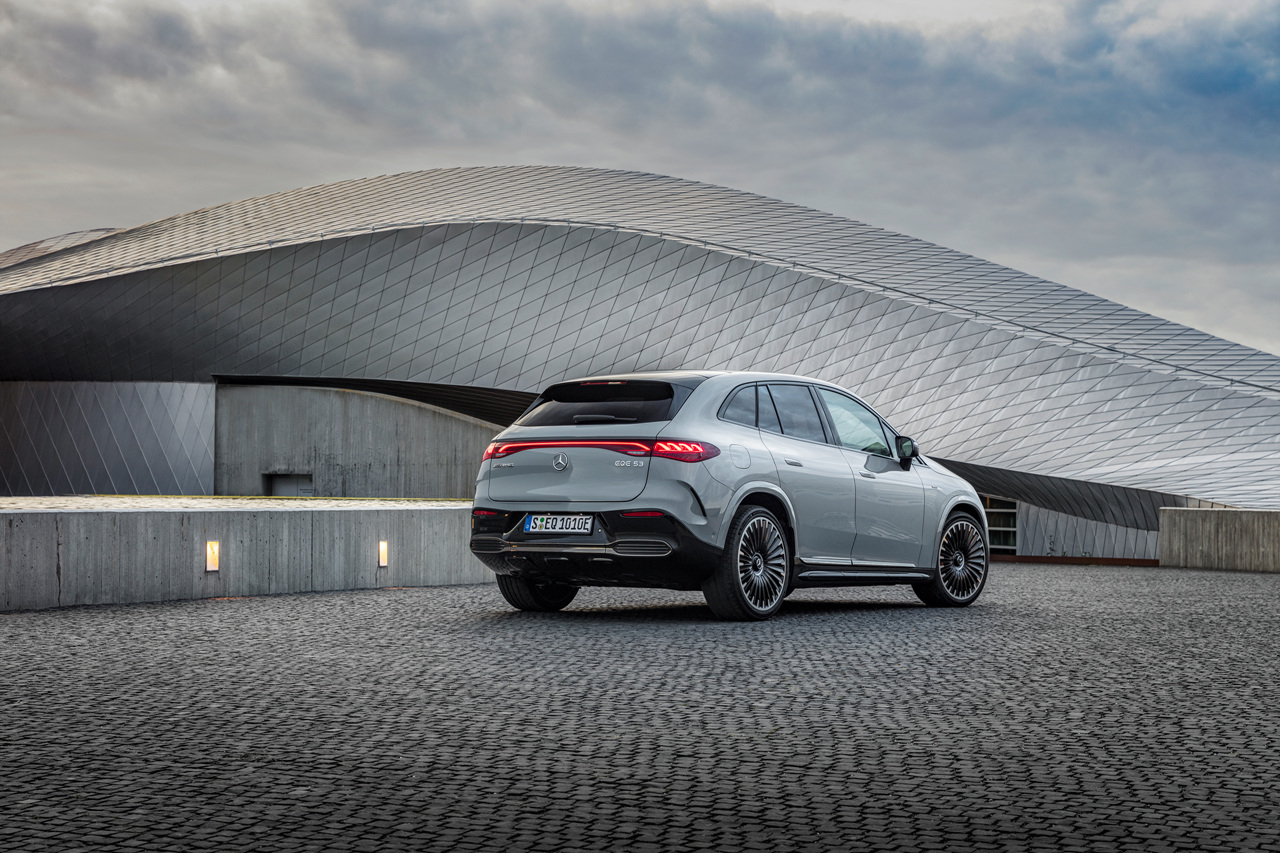 AMG EQE53 SUV 이미지