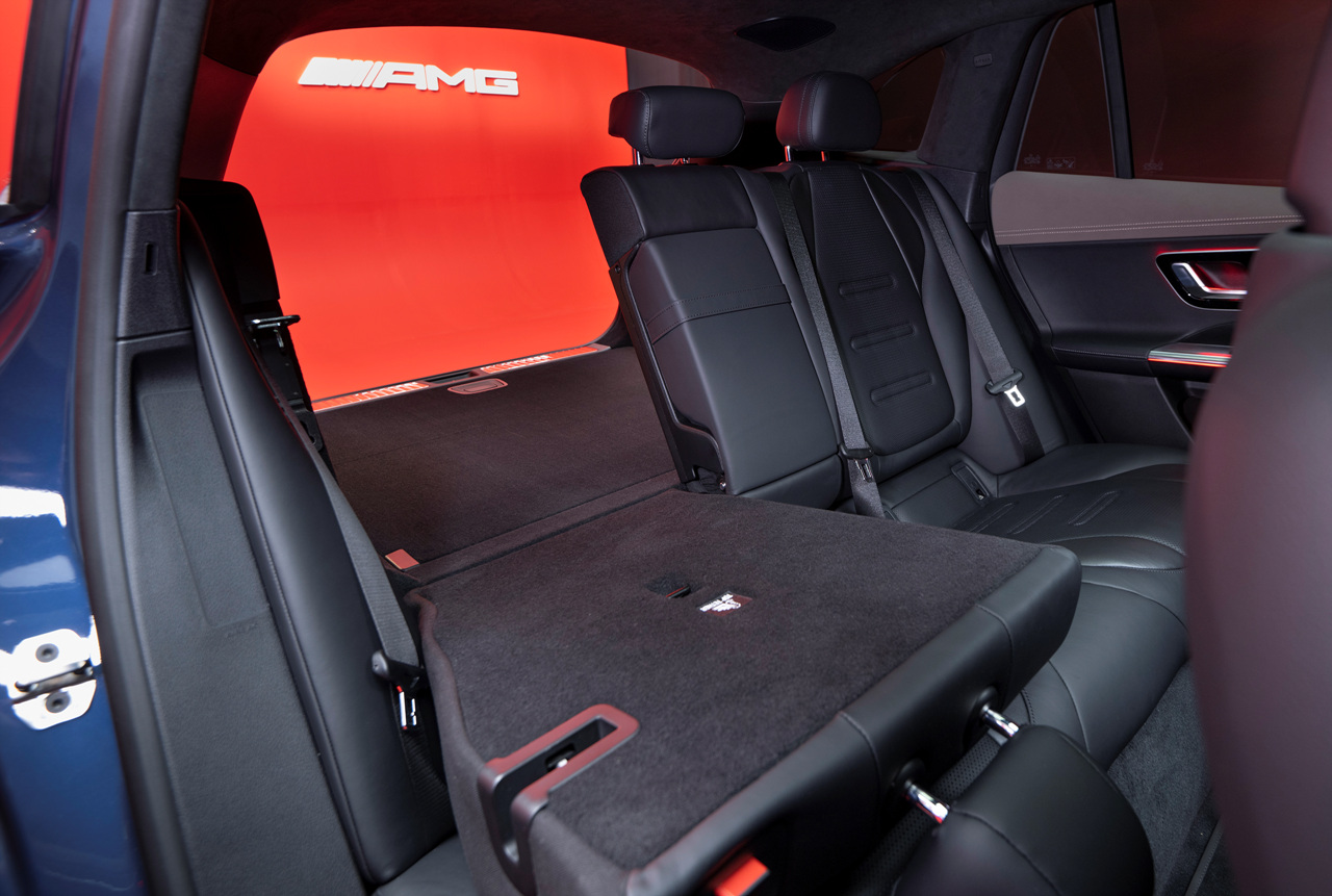 AMG EQE53 SUV 이미지