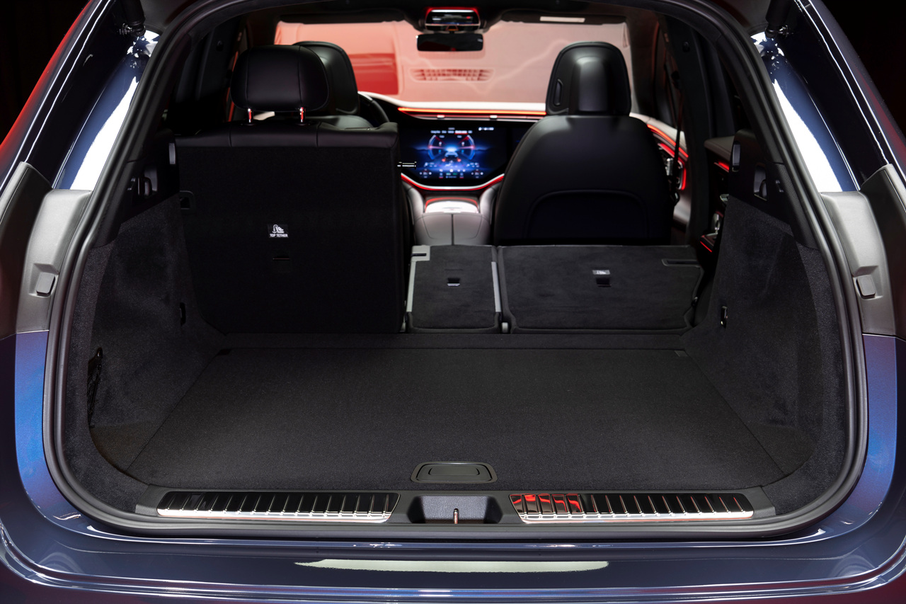 AMG EQE53 SUV 이미지