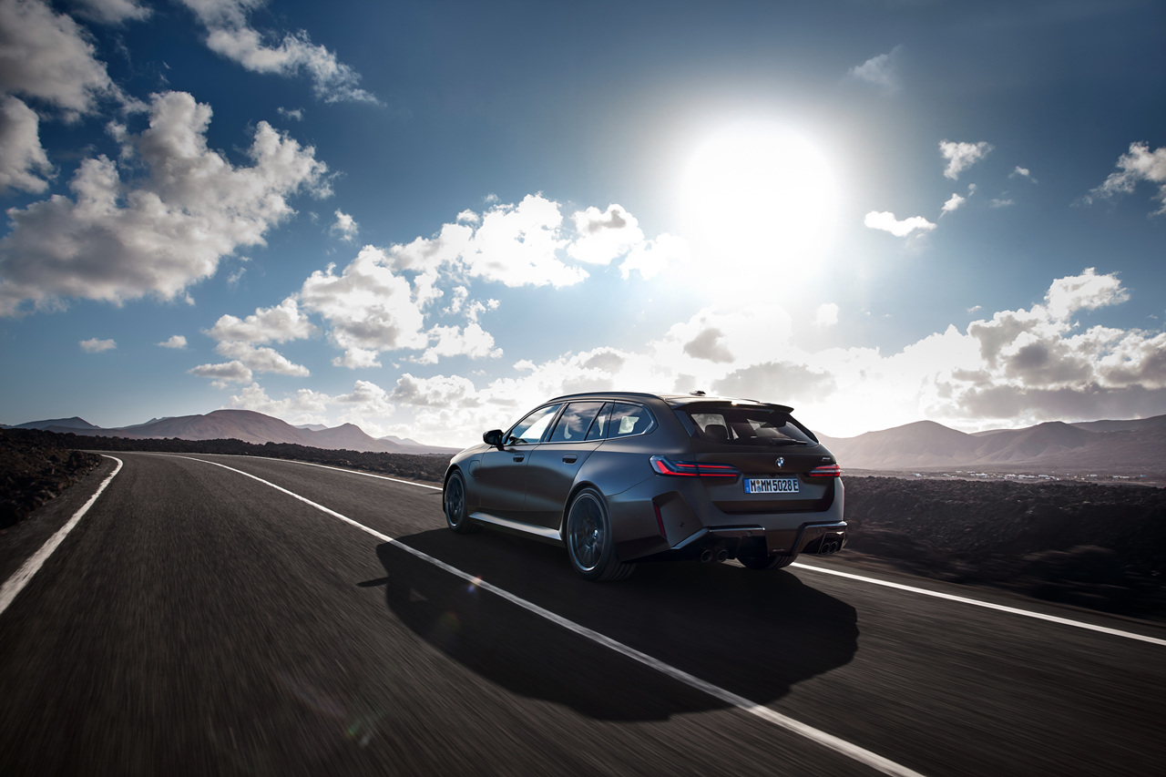 M5 투어링 이미지