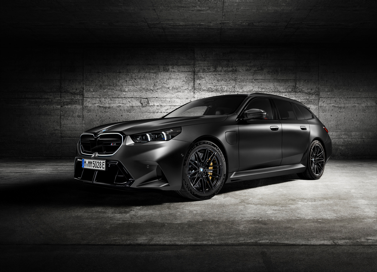 M5 투어링 이미지