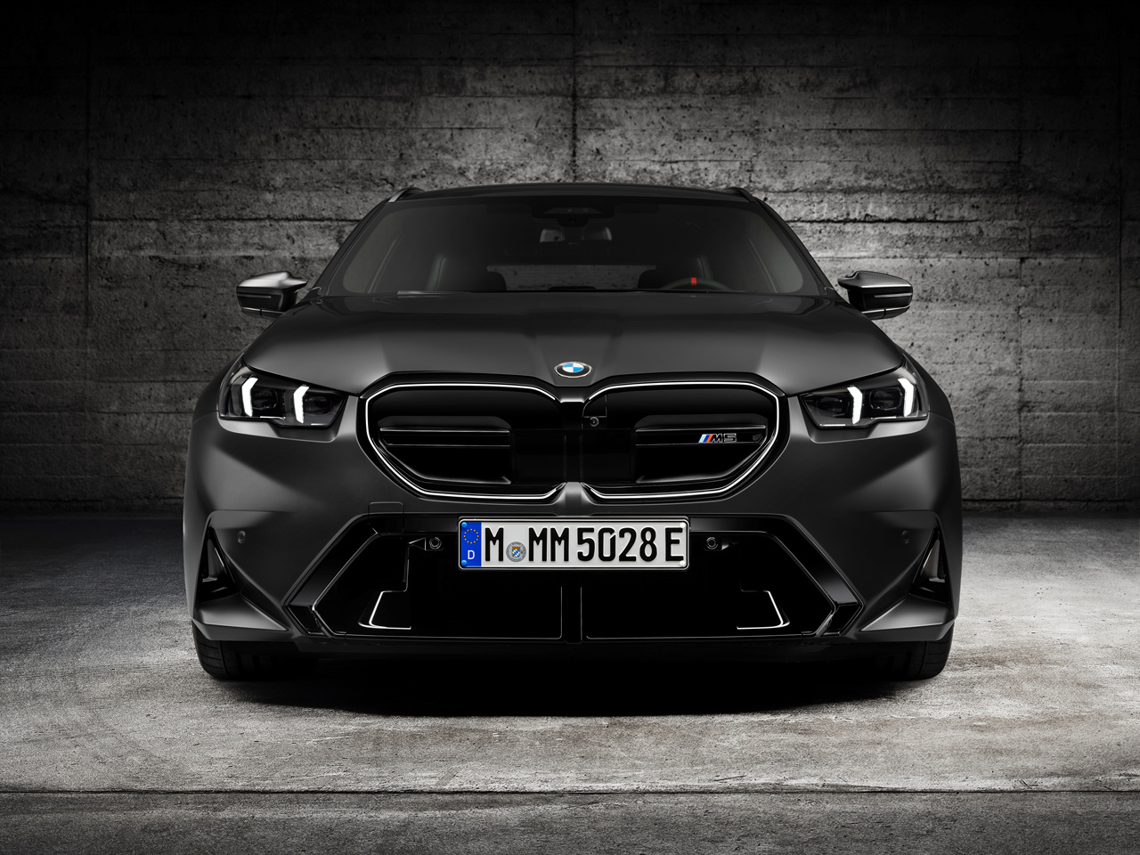 M5 투어링 이미지