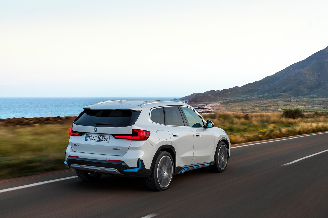 BMW iX1 xDrive30 이미지
