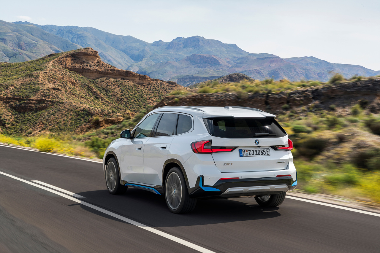 BMW iX1 xDrive30 이미지