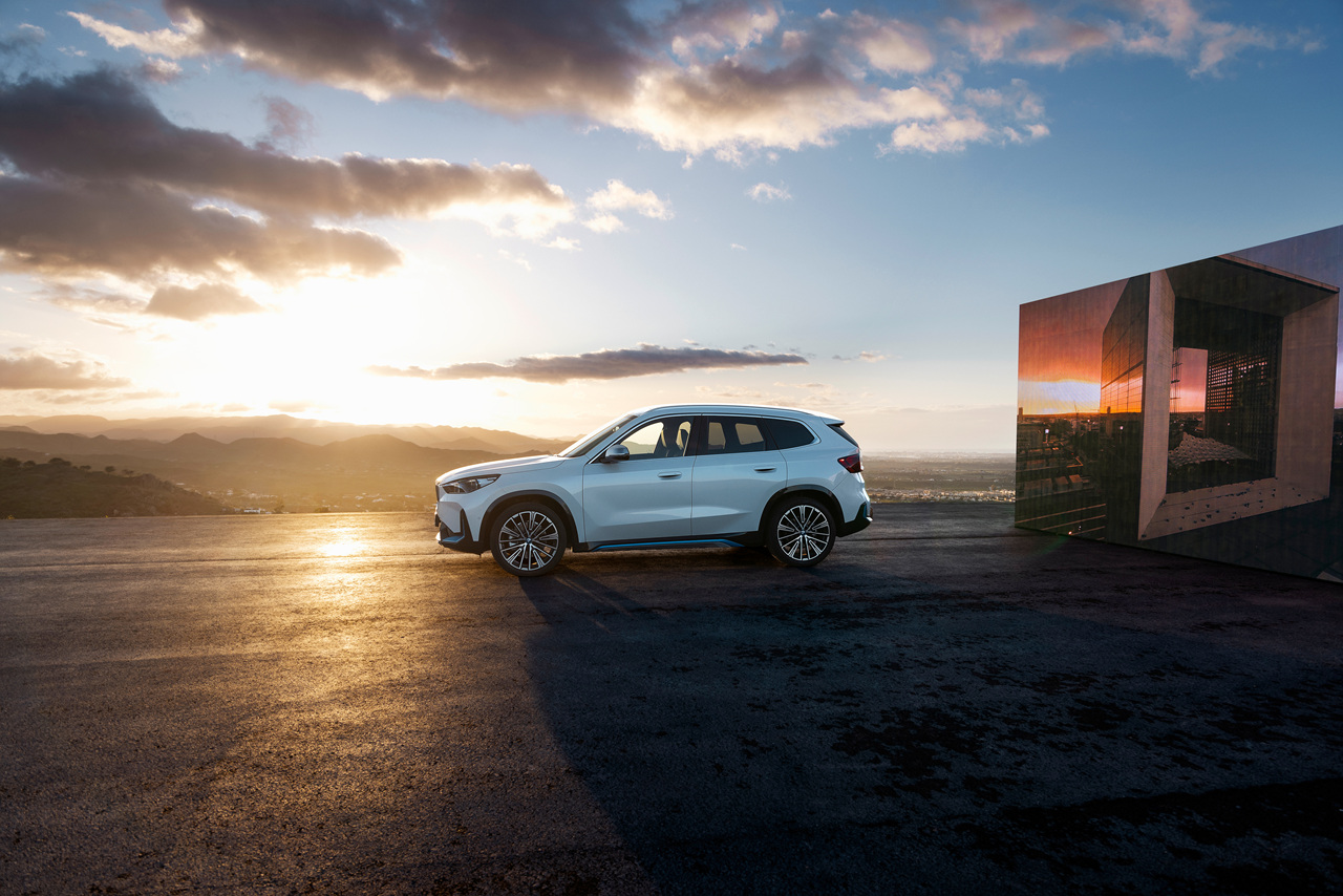 BMW iX1 xDrive30 이미지