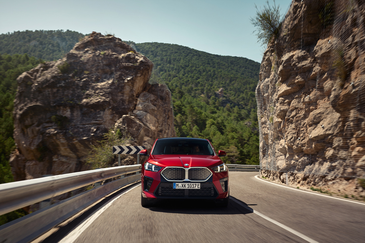 iX2 eDrive20 이미지