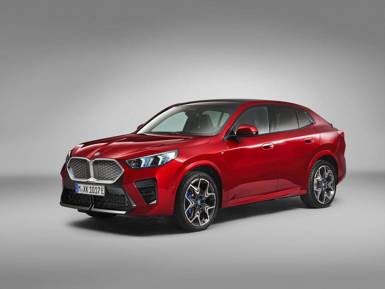 iX2 eDrive20 이미지