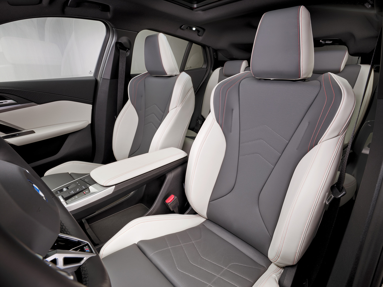 iX2 eDrive20 이미지