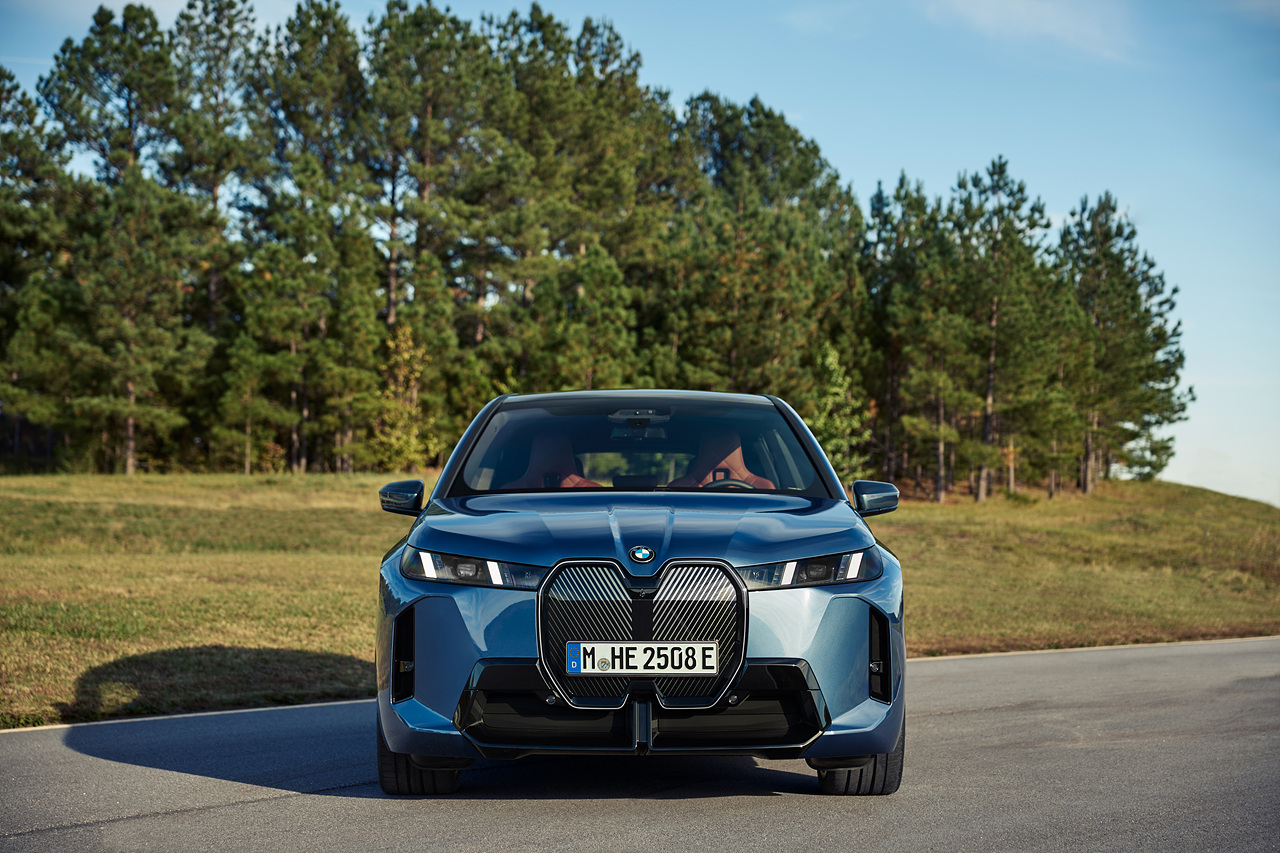 iX xDrive45 이미지