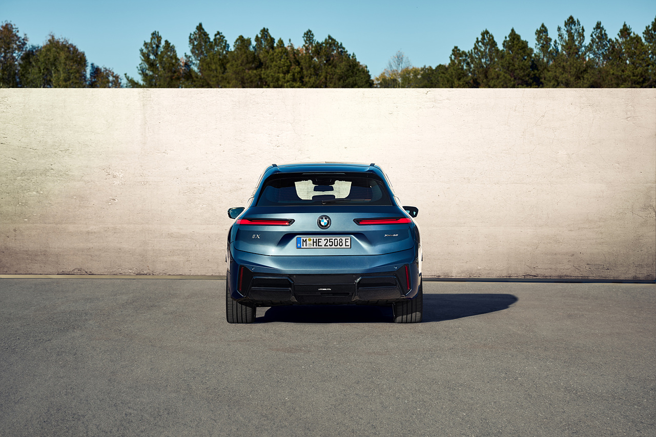 iX xDrive45 이미지