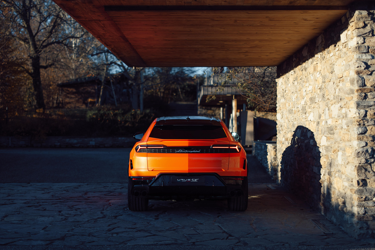 우루스 SE 이미지