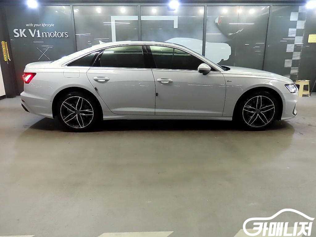 아우디 A6 (C8) 45 TFSI 프리미엄 썸네일 3