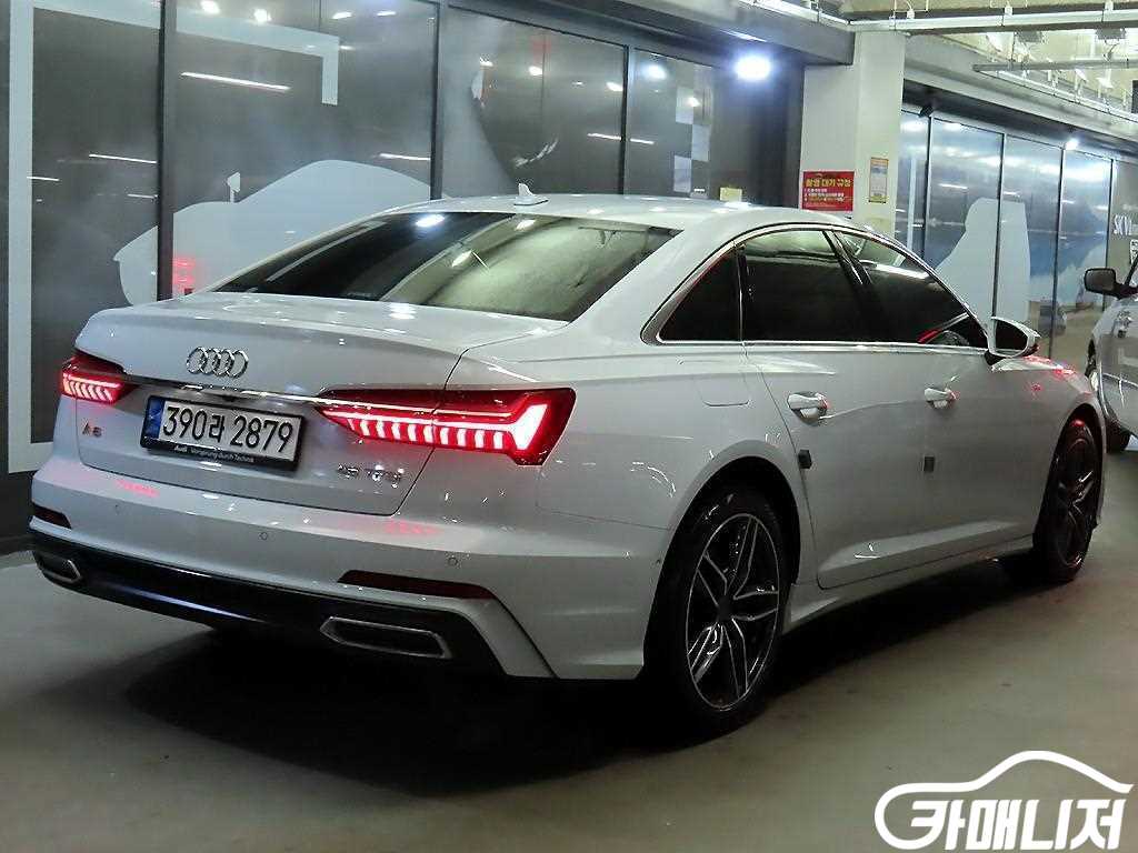 아우디 A6 (C8) 45 TFSI 프리미엄 썸네일 4