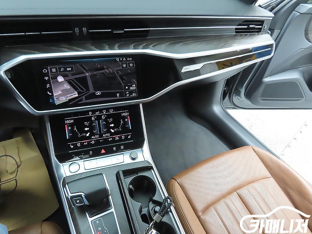 아우디 A6 (C8) 45 TFSI 프리미엄 썸네일 7