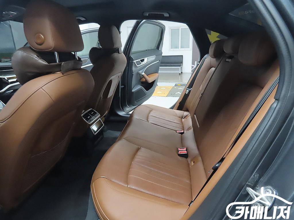 아우디 A6 (C8) 45 TFSI 프리미엄 썸네일 9