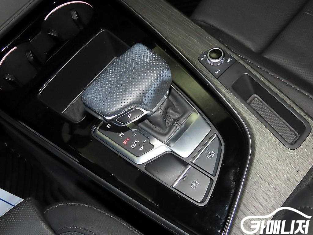 아우디 A5 (F5) 40 TFSI 콰트로 스포트백 썸네일 12