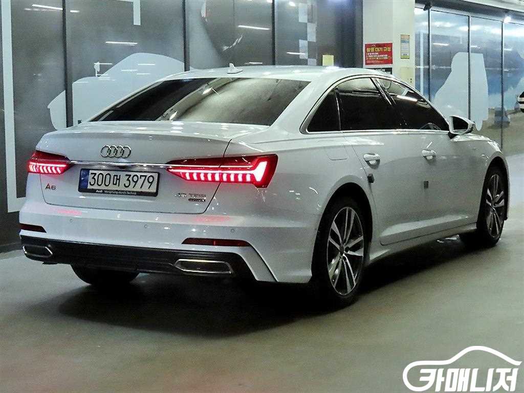 아우디 A6 (C8) 45 TFSI 콰트로 프리미엄 썸네일 4