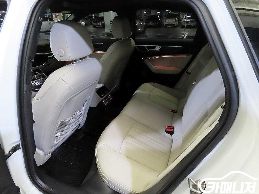 아우디 A6 (C8) 45 TFSI 콰트로 프리미엄 썸네일 7