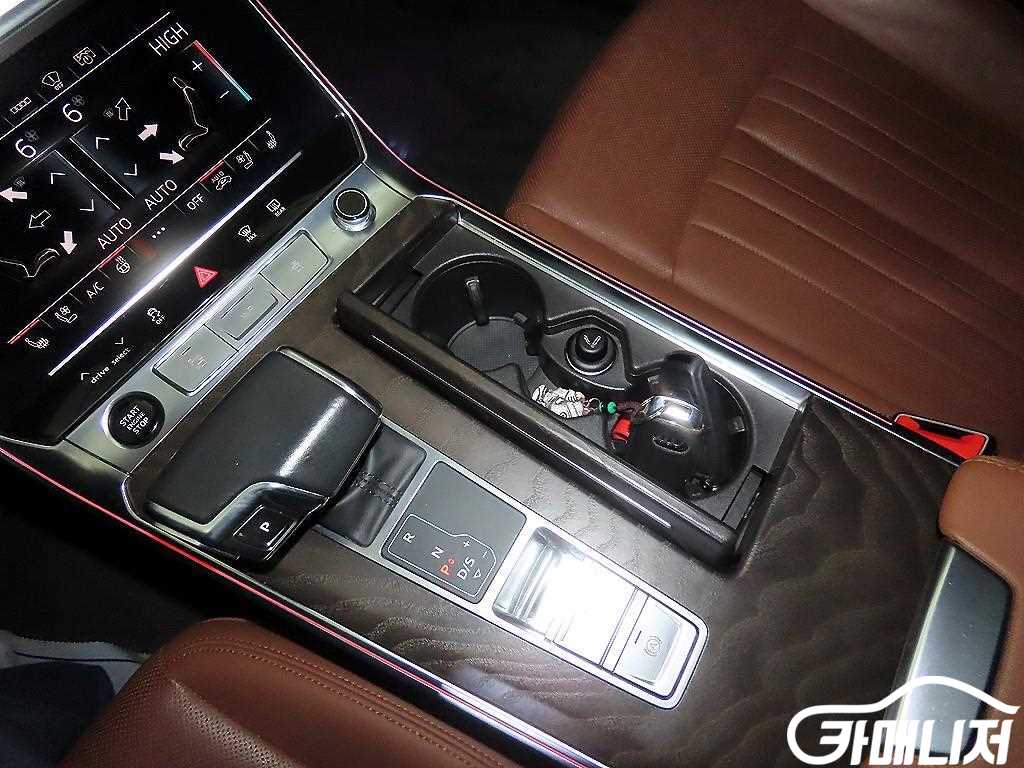 아우디 A6 (C8) 45 TFSI 프리미엄 썸네일 12