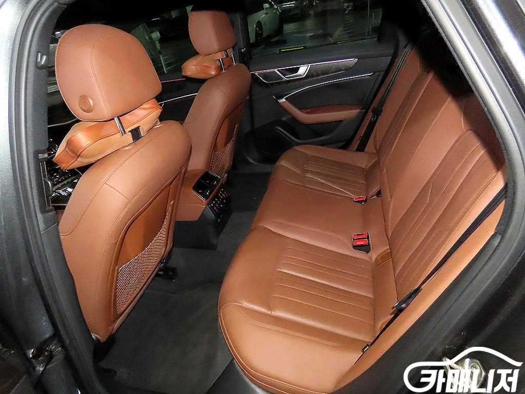 아우디 A6 (C8) 45 TFSI 프리미엄 썸네일 7