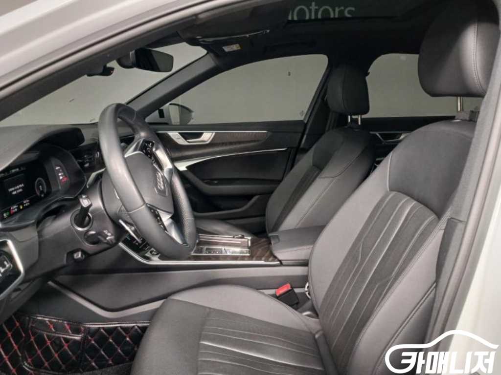 아우디 A6 (C8) 45 TFSI 콰트로 프리미엄 썸네일 6