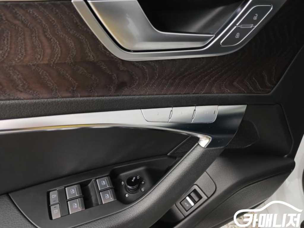 아우디 A6 (C8) 45 TFSI 콰트로 프리미엄 썸네일 8