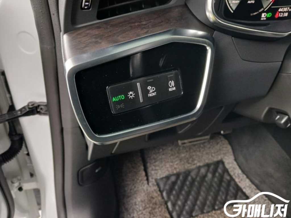 아우디 A7 (4K) 55 TFSI 콰트로 프리미엄 썸네일 12