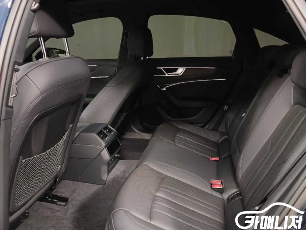 아우디 A6 (C8) 40 TDI 프리미엄 썸네일 8