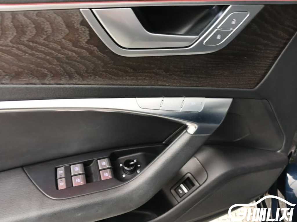 아우디 A6 (C8) 40 TDI 프리미엄 썸네일 9