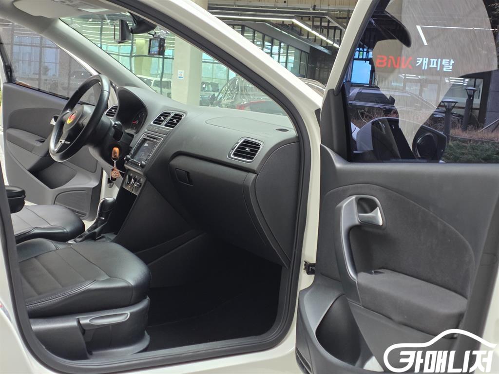 폭스바겐 폴로 1.6 TDI R-LINE 썸네일 11