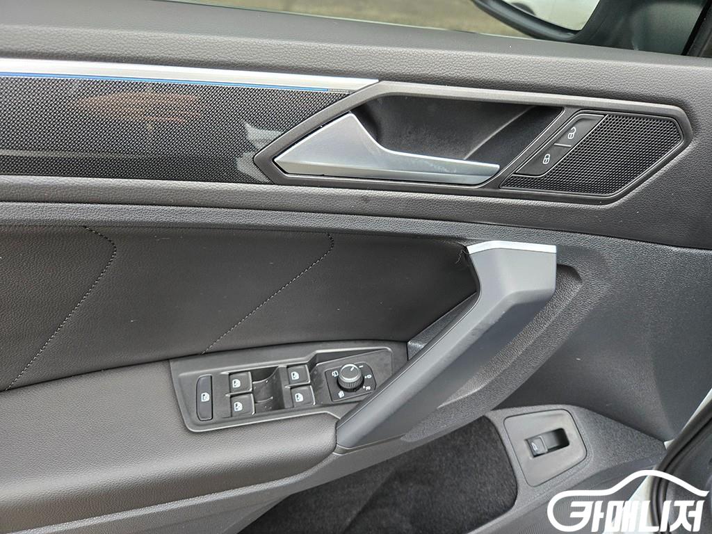 폭스바겐 티구안(2세대) 2.0 TDI 프레스티지 썸네일 12