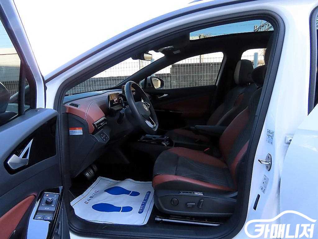 폭스바겐 ID.4 Pro 썸네일 5