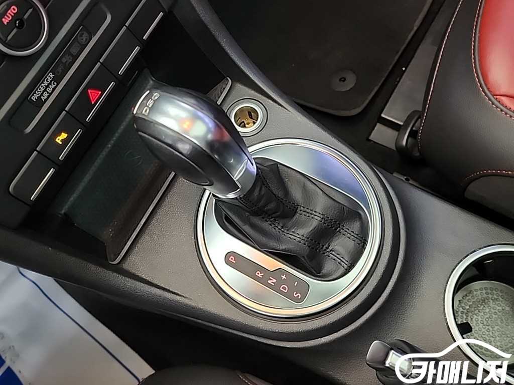 폭스바겐 더비틀 2.0 TDI 프리미엄 썸네일 8