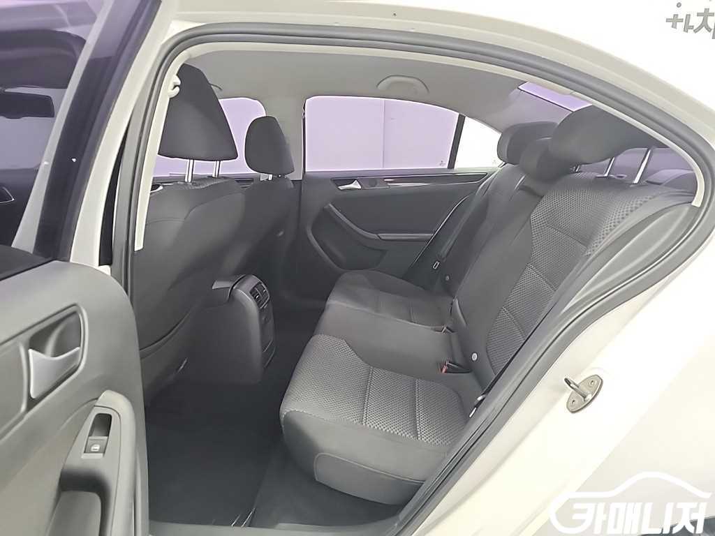 폭스바겐 뉴 제타 1.6 TDI 블루모션 썸네일 12
