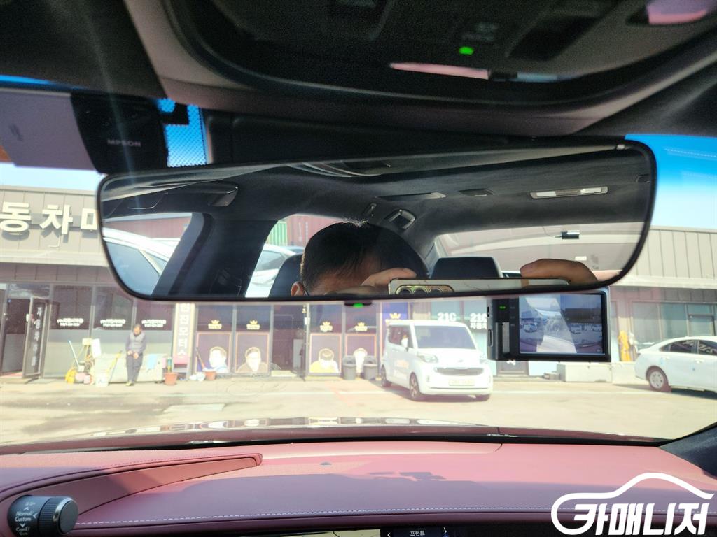 렉서스 LS500h 3.5 플래티넘 AWD 썸네일 12