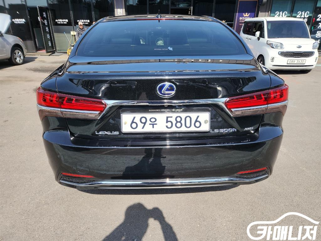 렉서스 LS500h 3.5 플래티넘 AWD 썸네일 5