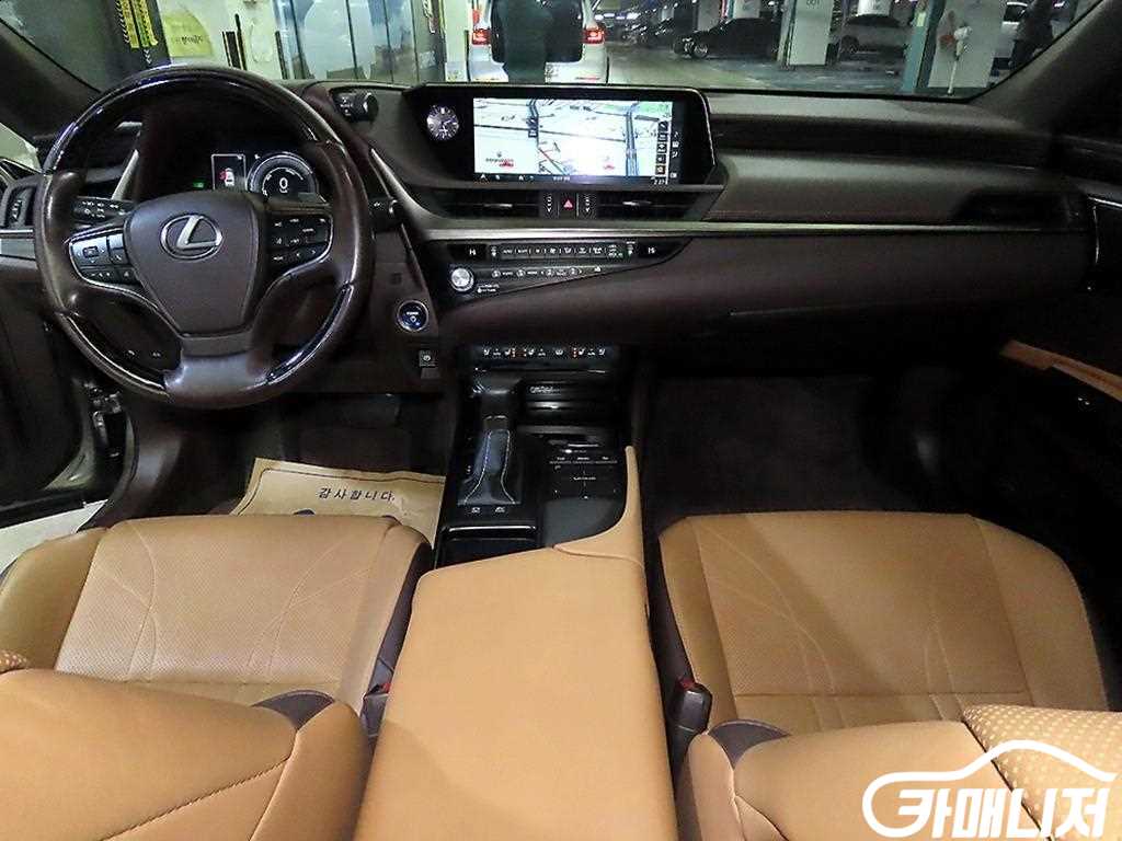 렉서스 ES300h 7세대 이그제큐티브 썸네일 10
