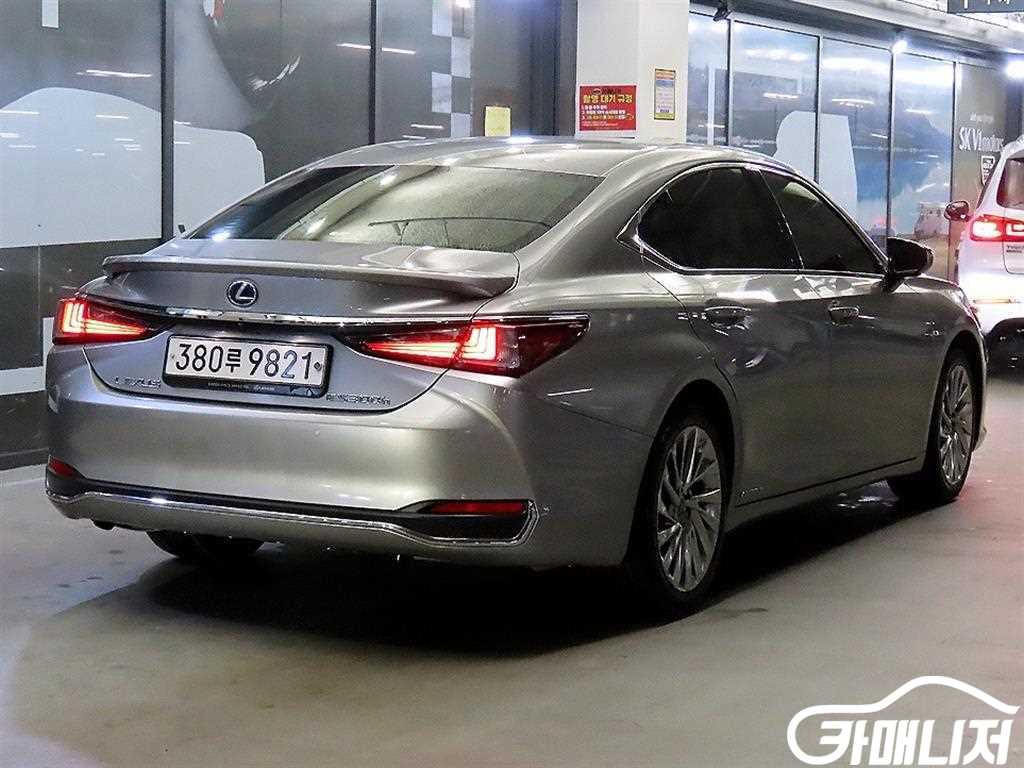 렉서스 ES300h 7세대 이그제큐티브 썸네일 4