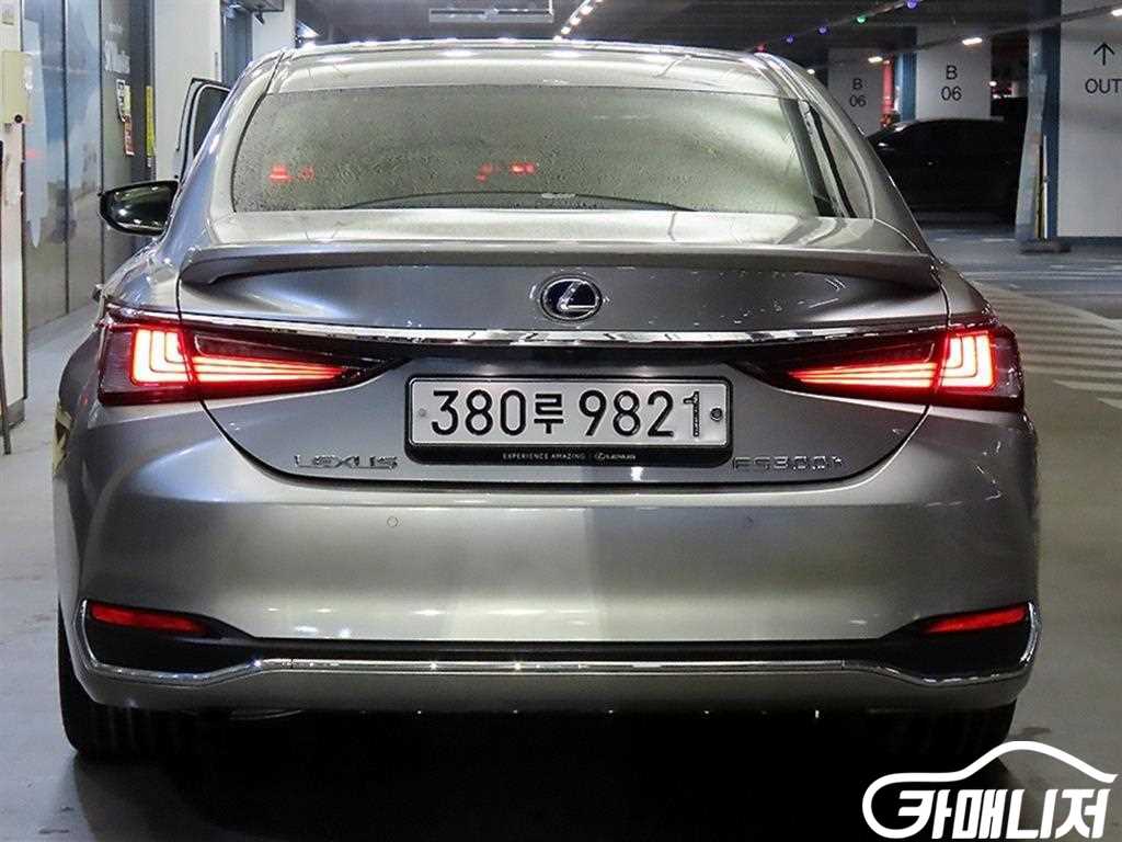 렉서스 ES300h 7세대 이그제큐티브 썸네일 5