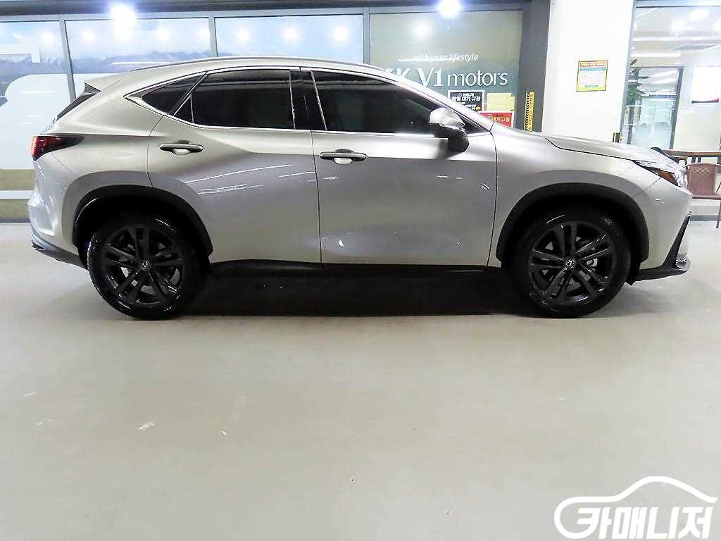 렉서스 NX 350h 프리미엄 썸네일 3